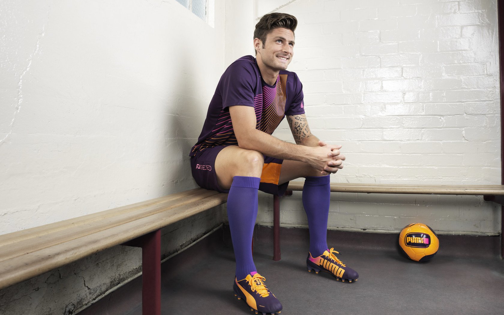 开云首页登录-哥伦比亚队中场罗德里格斯在巴黎奥运会上展现出强大的组织能力